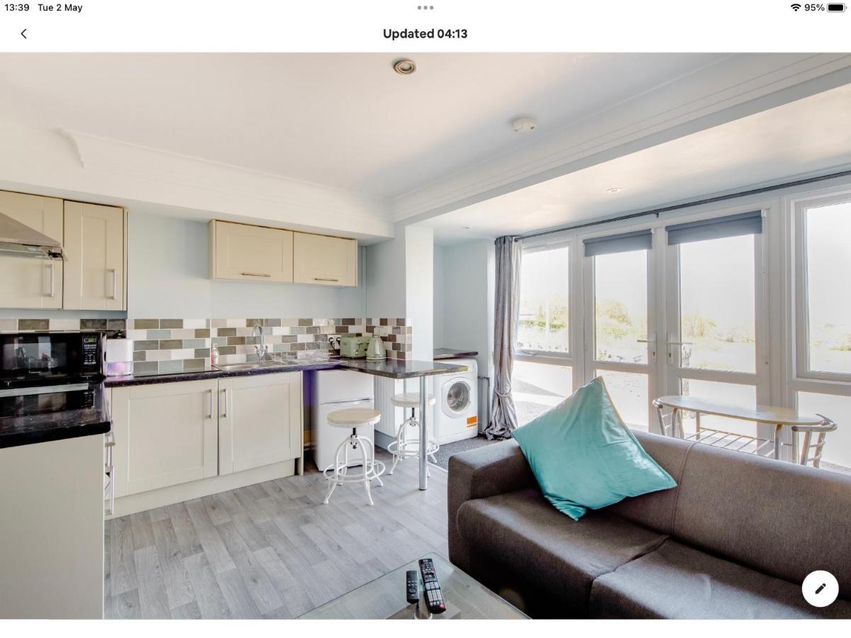 The Copthorne Apartment Colwyn Bay Bagian luar foto
